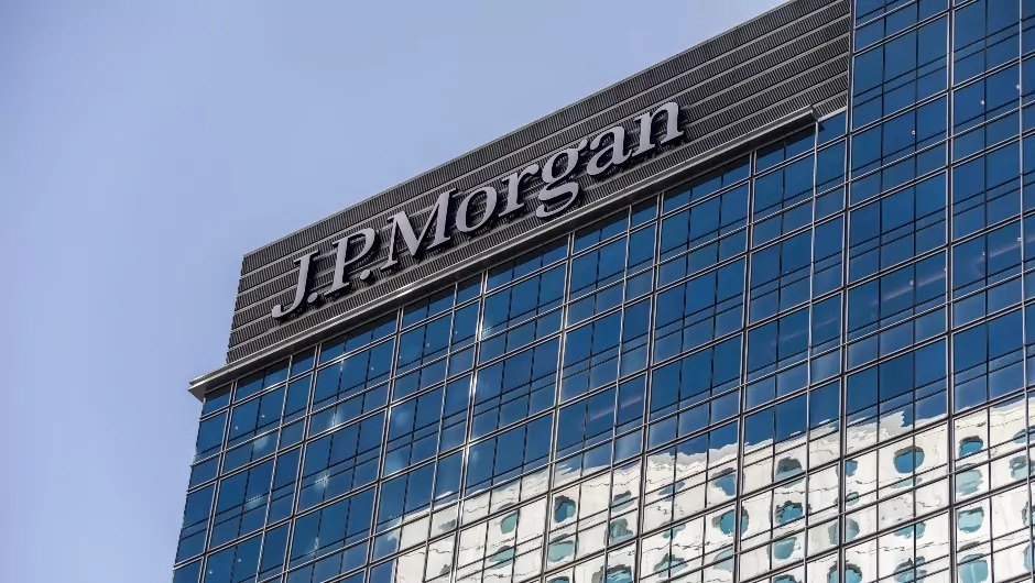 JPMorgan Chase Bank 🏦 is fined by SEC after mistakenly deleting 47 million emails 📧