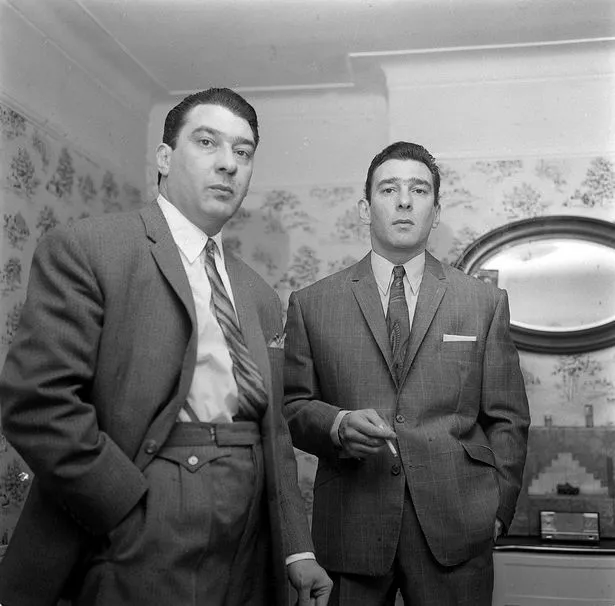 Kray_Twins_East_London_Atapama