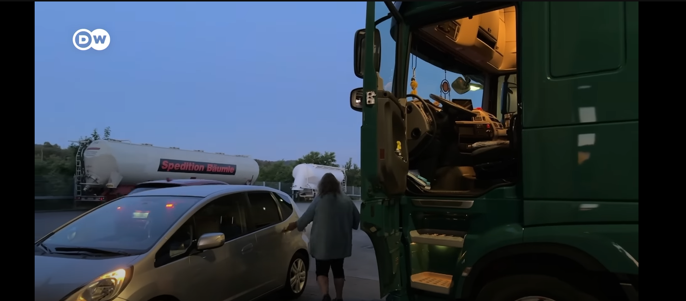 Trucking 🚚 Long-Distance Driver ⛽