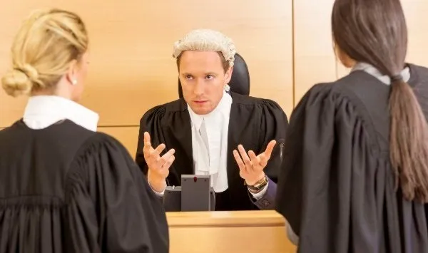 10 Lessons To Help Lawyers In Simple Thinking ⚖️