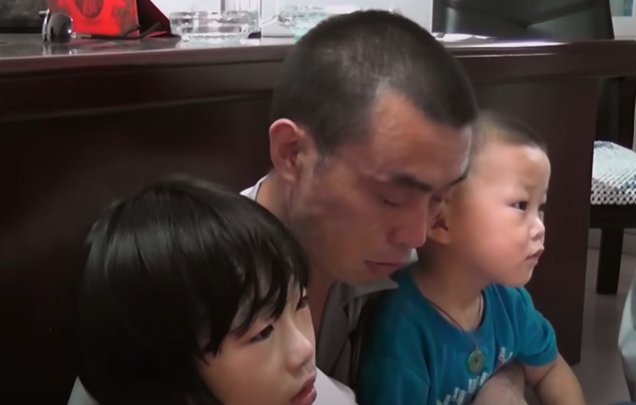 Children Of The Sentenced In China 
