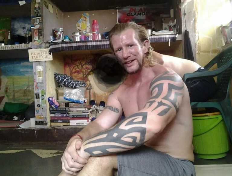 Nick_Dunn_Indian_Prison_Atapama